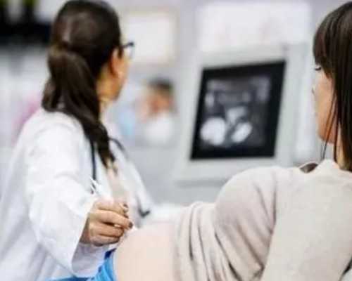 怀孕初期反应_发现怀孕多久做b超,35岁以上妈妈备孕二胎晚吗？应该如何备孕？