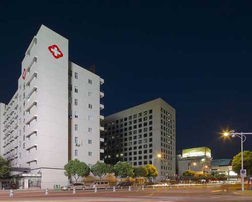 例假迟迟没来怎么回事?闭经跟绝经有啥区别